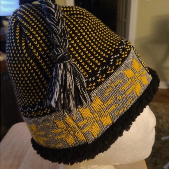 Womens Old Time Hockey Boston Bruins Sherpa Lined Winter Hat NWOT - Picture 2 of 5